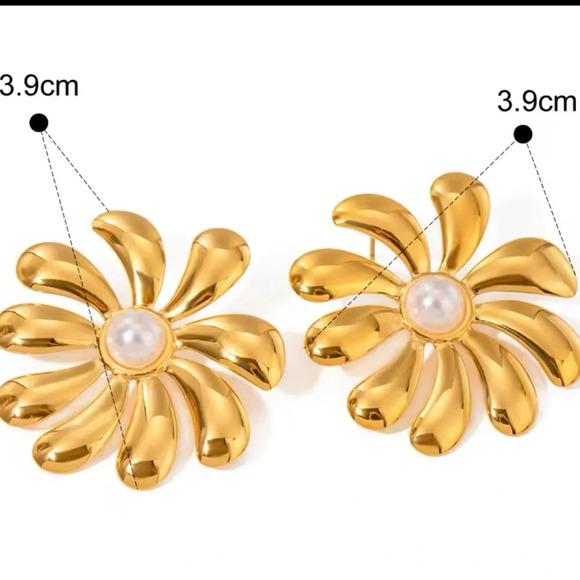 Anthropologie Flower Pearl 18K Gold Stainless Steel Waterproof Earrings - Picture 7 of 9